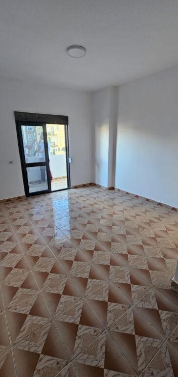 SHITET APARTAMENT 2+1+ 2 TUALETE +BALLKON GOLEM PRAN BONITA 2
