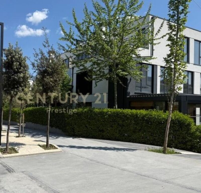 APARTAMENT 3+1+2+POST PARKIMI ME QERA