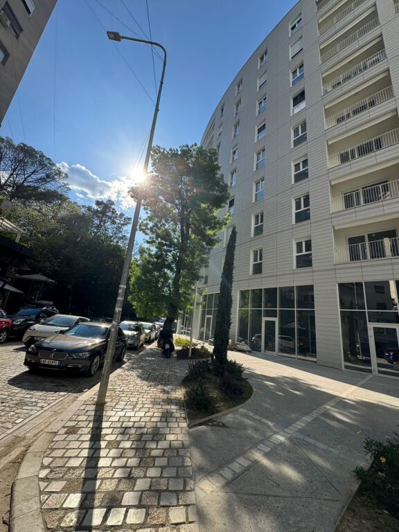 SHITET 2+1 PRANE AIR ALBANIA