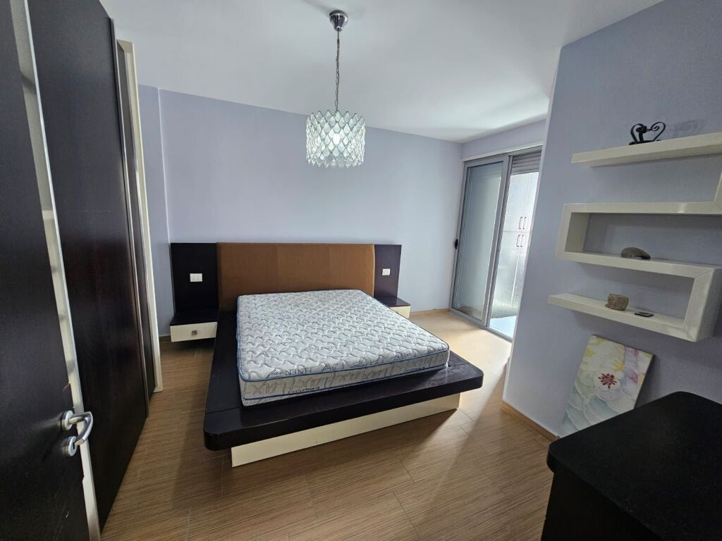 SHITET APARTAMENT 2+1+2 NË DURRËS