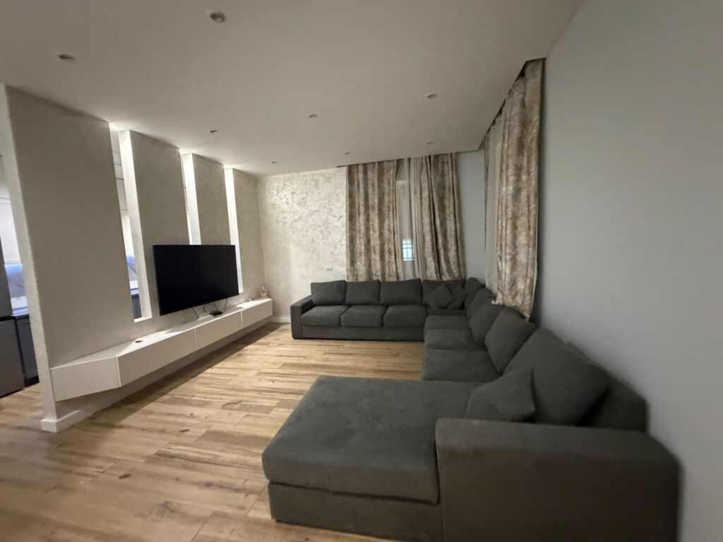 Jepet Apartament me qera