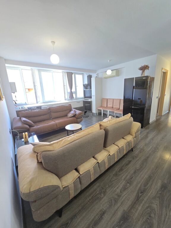 SHITET APARTAMENT 2+1 ISH FUSHA E AVIACIONIT 195.000 EURO H-69872