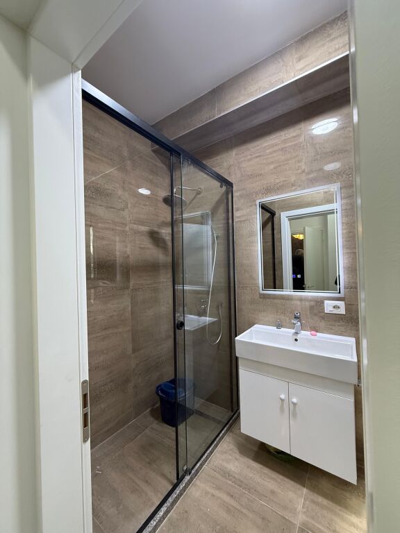 🏠AFFITTASI Super Appartamento 2+1+2 blocco 📍Tirana Garden Building, Via Kavaja 🛋️Arredamento nuovo e moderno