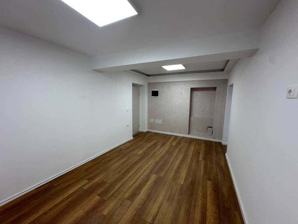 Ambient zyre per qira tek Brryli.