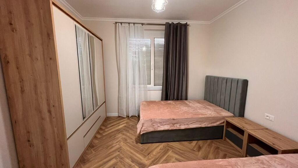 Apartament 2+1+2 per qira te Rruga e Kavajes
