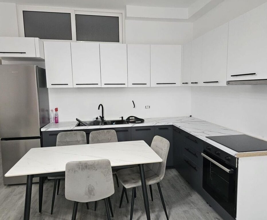 Apartament 2+1 per qira ne 5 Maj