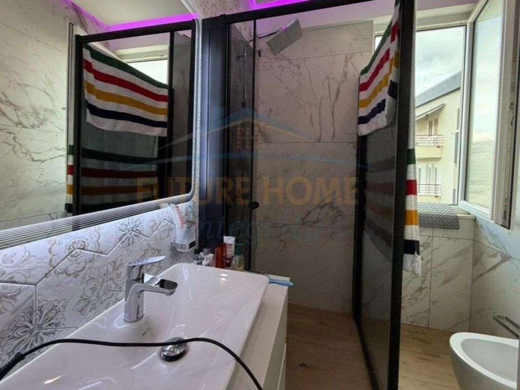 Shitet, Apartament 3+1+2, Liqeni i Thatë, Tiranë.