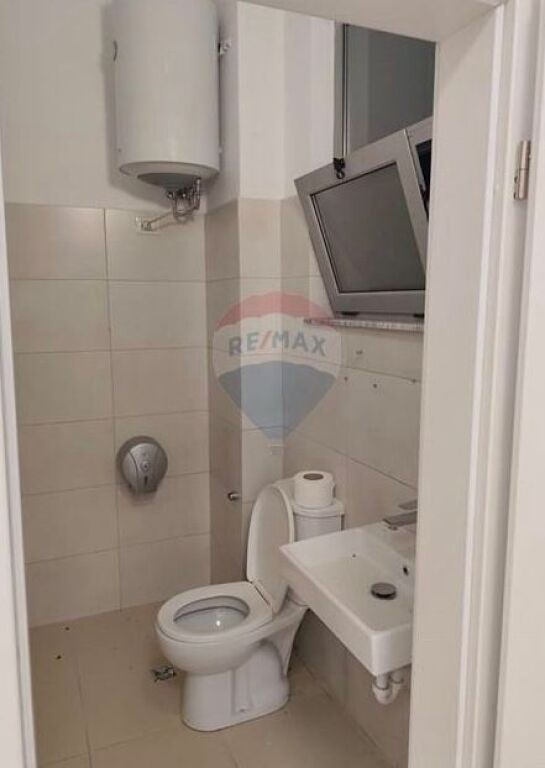 Shop for Rent in Fresk ID: 530551001-416