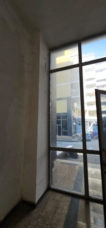 SHITET DYQAN PLAZH DURRES RRUGA E FRIGORIFERIT KOMPLEKT PRIVAT