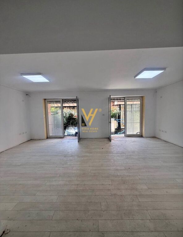 BUSINESS PREMISES 100 M2 FOR RENT AT MOZAIKU IN TIRANA 1,250 EURO