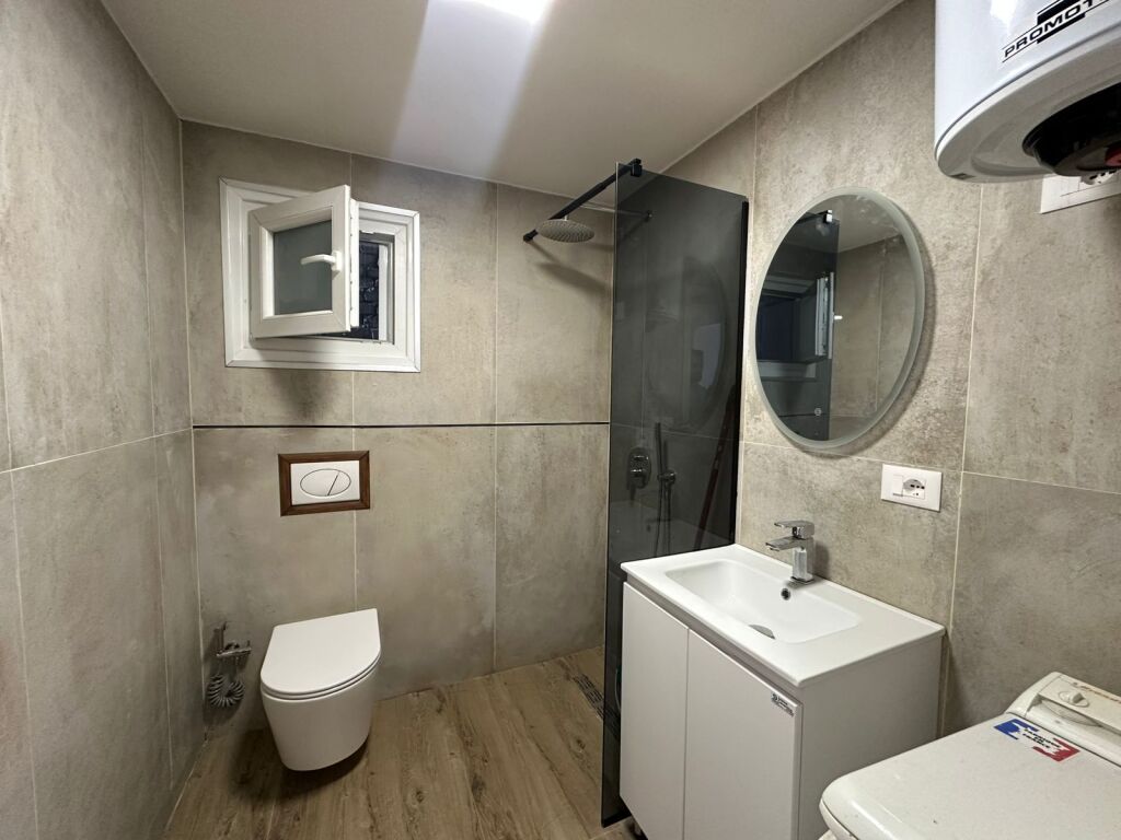 Ambient zyre per qira tek Brryli.