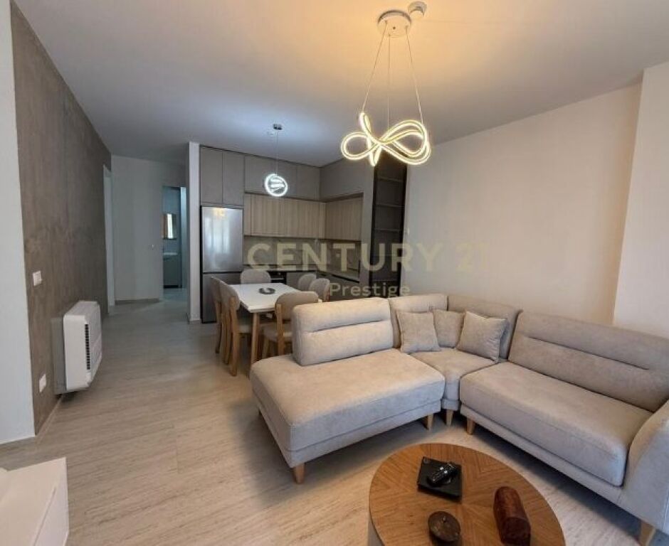 APARTAMENT 3+1+2+POST PARKIMI ME QERA