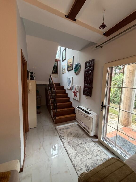 Shitet vilë 2-katëshe në Qerret