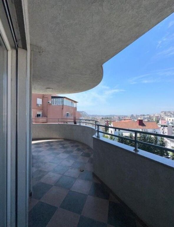 ULET CMIMI !! Shitet Super Apartament 3+1+2 Ne Kompleksin Rafaelo, Fresk