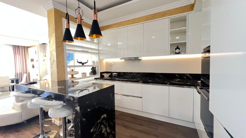 In vendita, appartamento 2+1+2 vicino al Lago Secco.