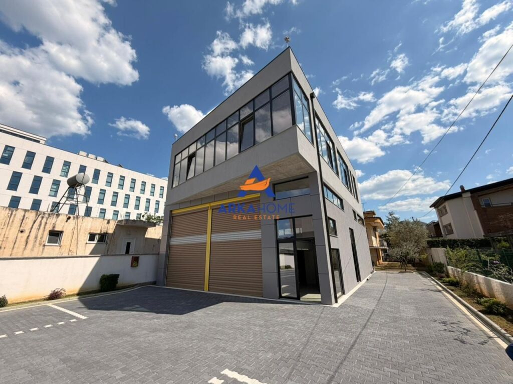 JEPET ME QERA GODINE BIZNESI/ZYRA 360M2 "PRANE UNIVERSITETIT ALDENT,TEG" 5000 EURO (I DISKUTUESHEM)
