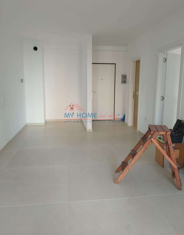 Zyre me qera tek Kompleksi Zirkon ne Tirane