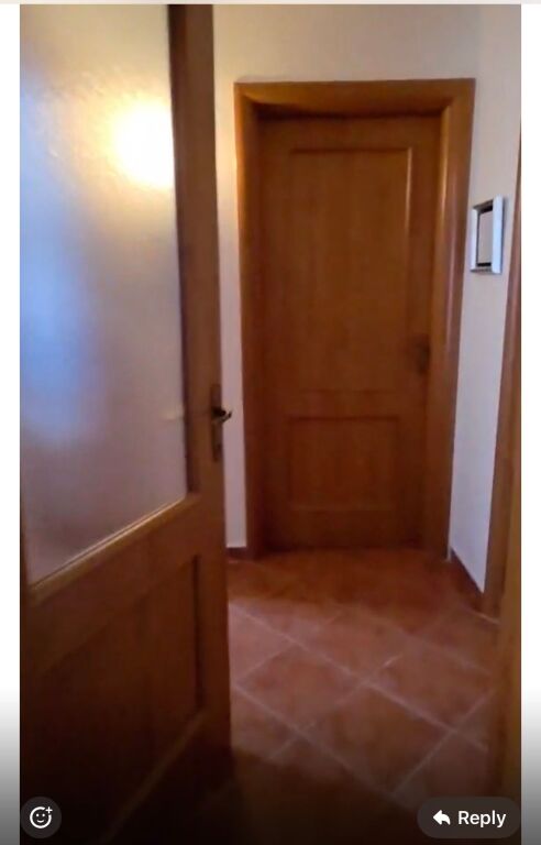 3+1, per ufficio, palazzo nuovo con ascensore, ex esposizione, 1 milione di lek