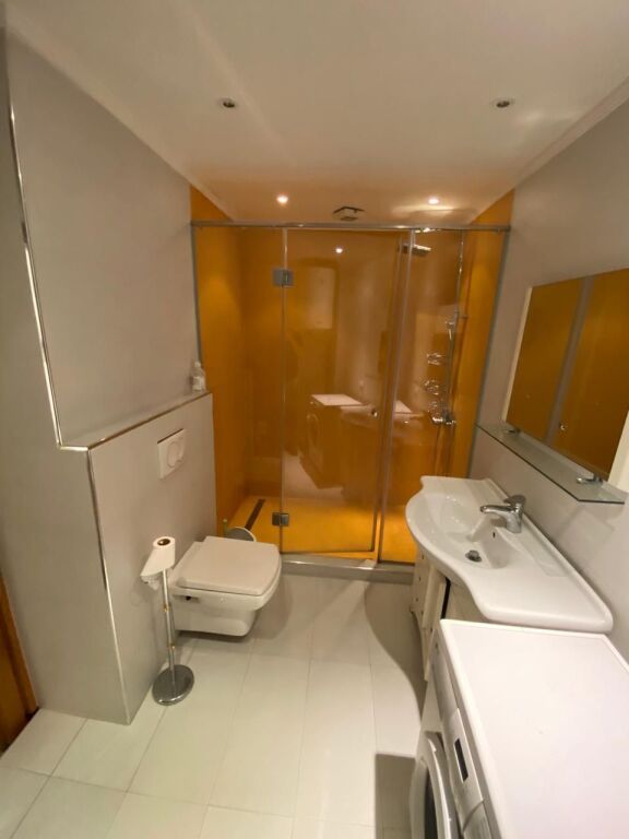 Comune di Parigi vicino al parco giochi 🚩Vendiamo super appartamento 3+1+2 bagni+ripostiglio.