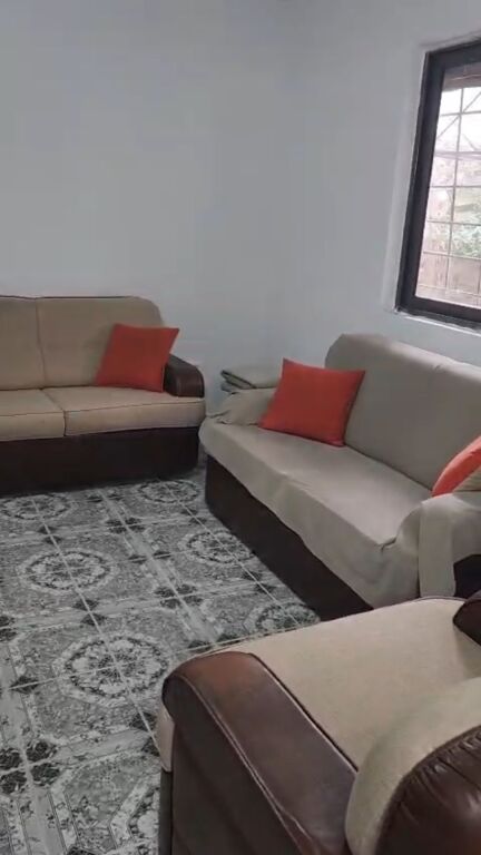 Jepet me Qera Apartament 2+1 prane Policise Durres