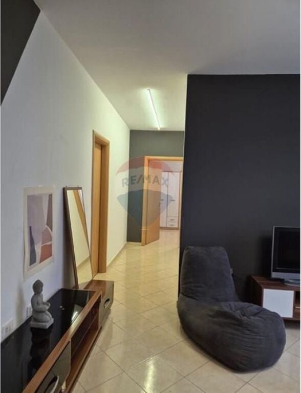 APARTAMENT 2+1 ME QIRA