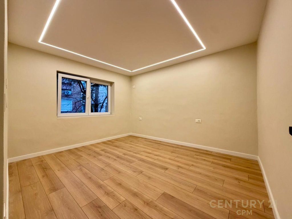 Apartament 1+1 per shitje prane Pazarit te Ri