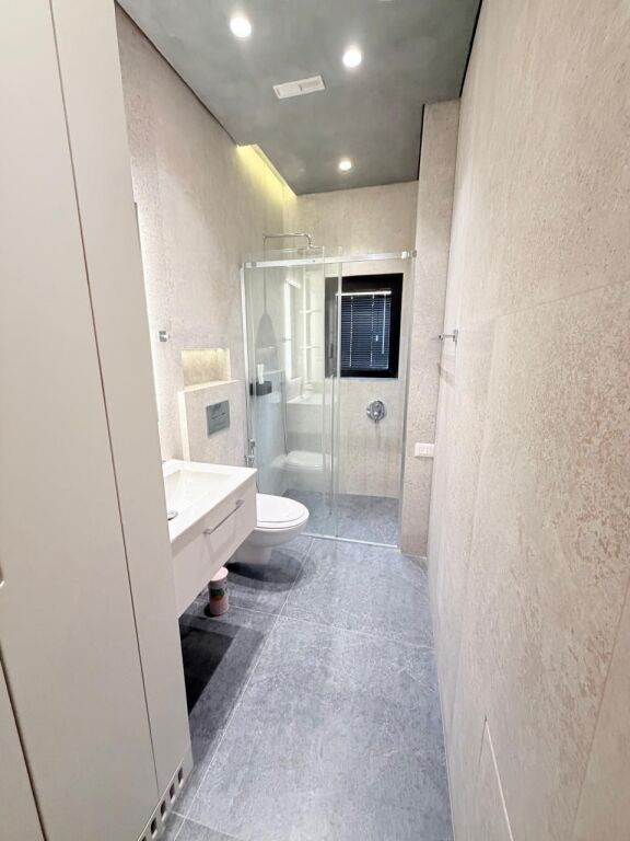 JEPET ME QERA APARTAMENT 1+1 ILIRIA PLAZH, DURRES