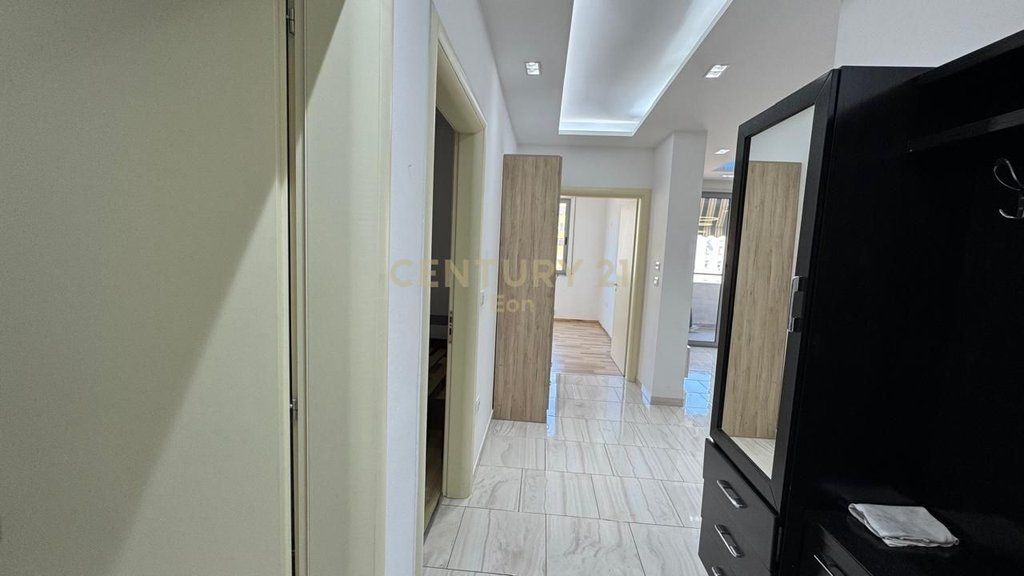 SHITET APARTAMENT 2+1+2 BALLKONE TE ISH-URT, DURRES !