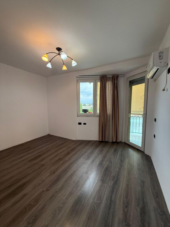 🏠Apartment 2+1 for sale 📍Former Aviation Field  🏢6th floor, with elevator 📐Area 90m2 💶 Price: 195,000€ (negotiable)