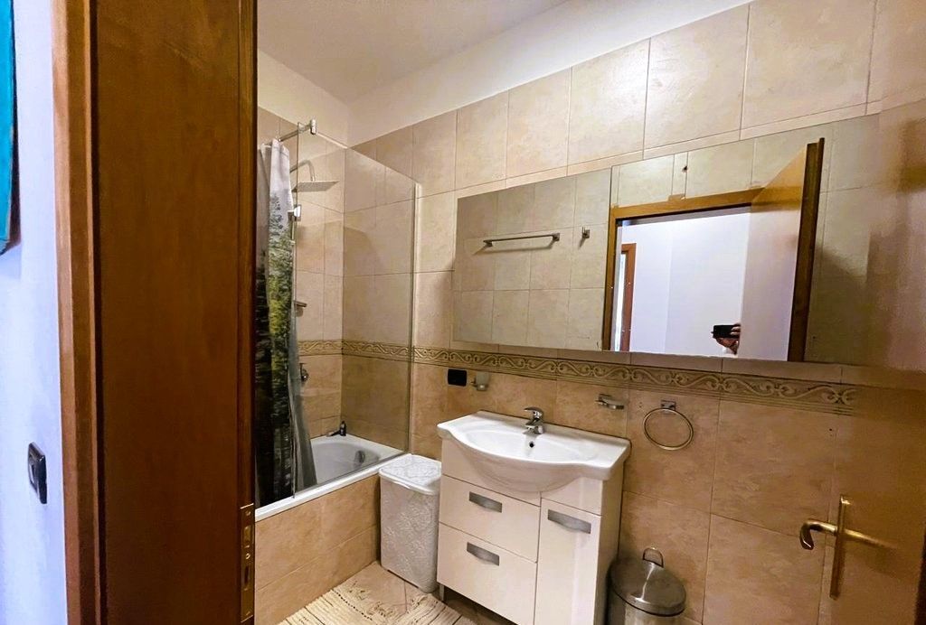 Appartamento 2+1 In Affitto a Ish Blloku, Tirana