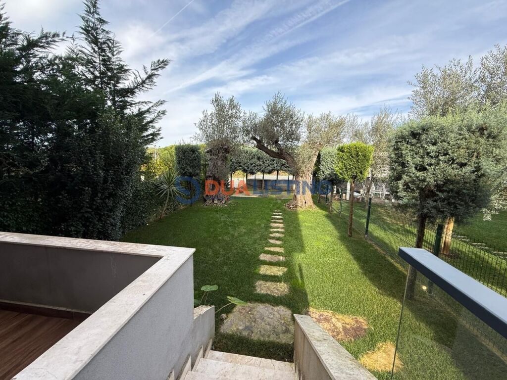 OFROHET PER SHITJE TEK REZIDENCA VALA MAR 1+1+ VERANDE + OBORR