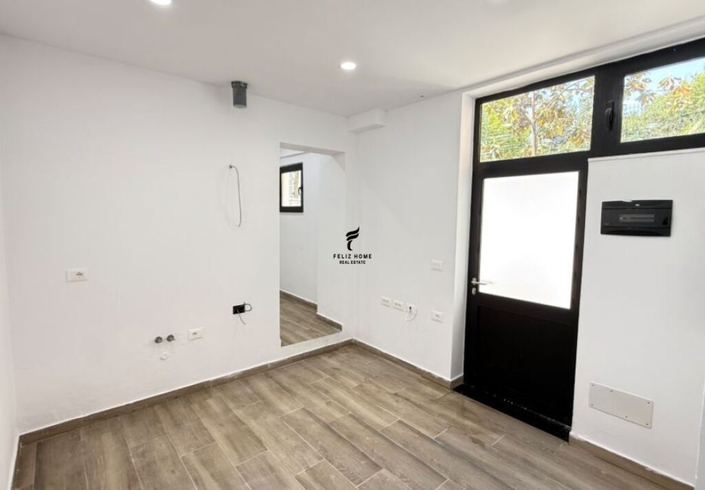 WAREHOUSE FOR RENT 60 M2 ALI DEMI 100,000 LEKE FH-70226