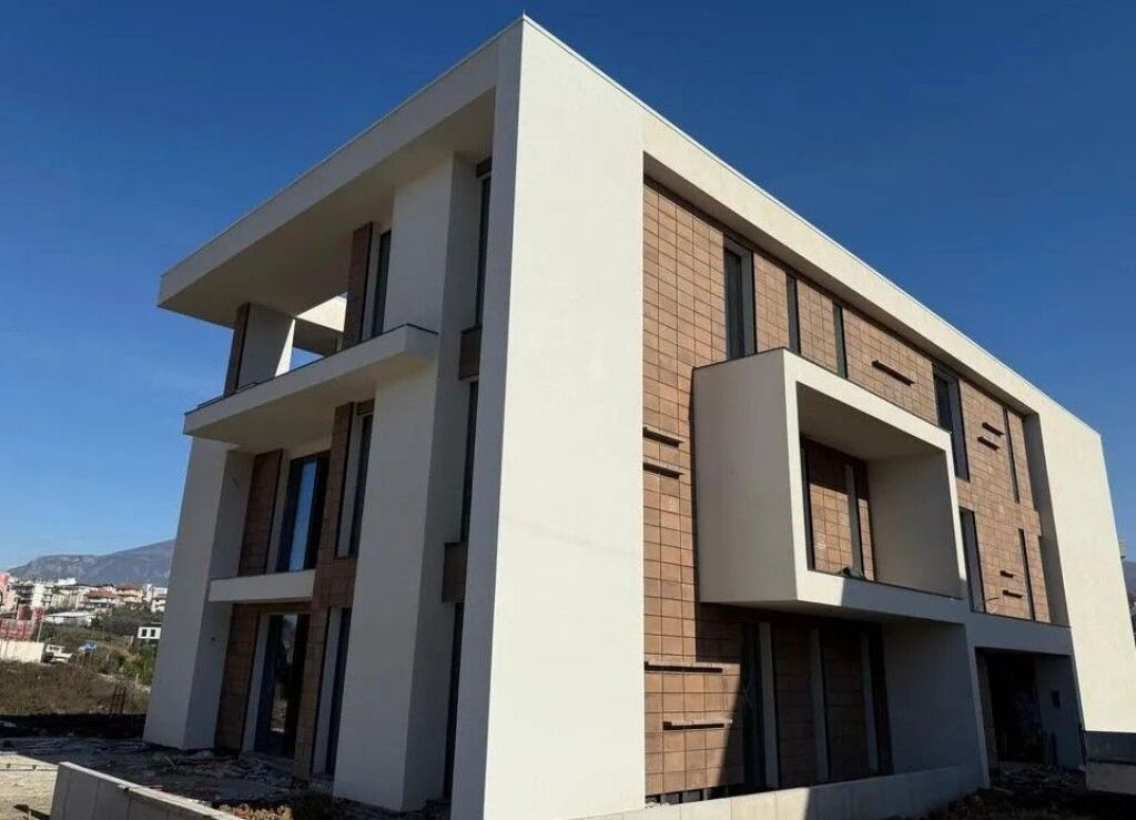 🏡Shitet Apartament 3+1+2 poste+garderobe te Tulipan Rezidence, Prane TEG-ut🔥