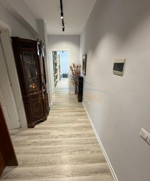 Rent, Apartment 3+1+2, Train Station, Tirana.