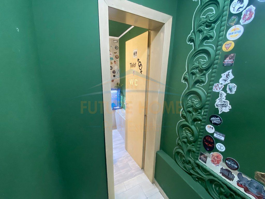 Qira, Ambient Biznesi, Zogu i Zi, Tiranë.