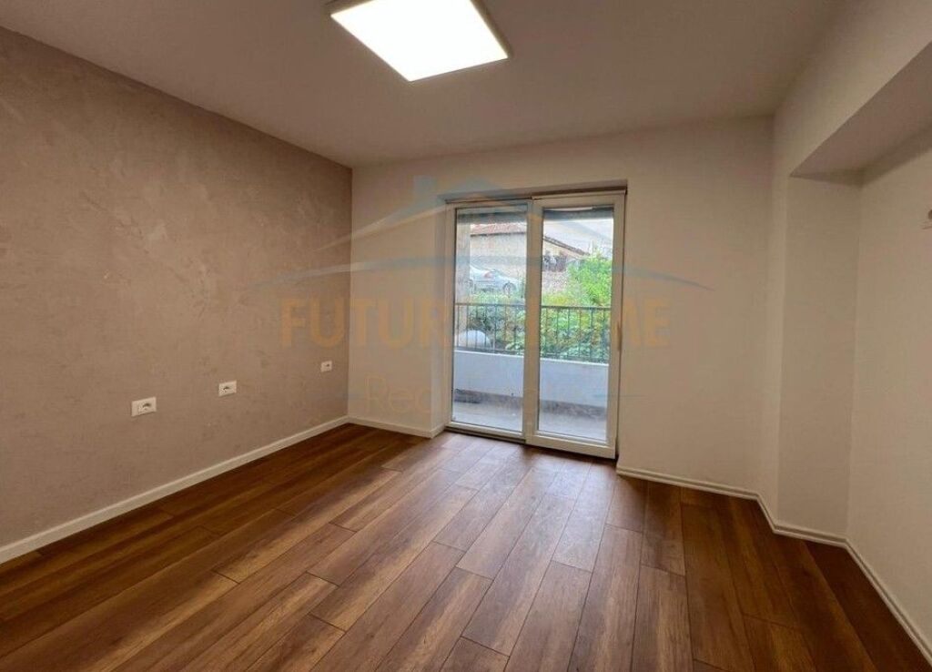 Qera, Ambient Biznesi, Brryli, Tirane