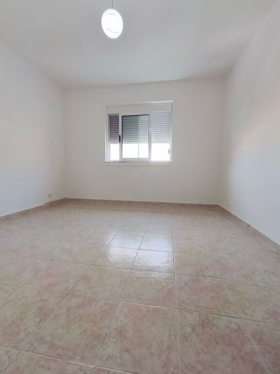 Apartament 2+1 me Qera – Zona e Stadiumit