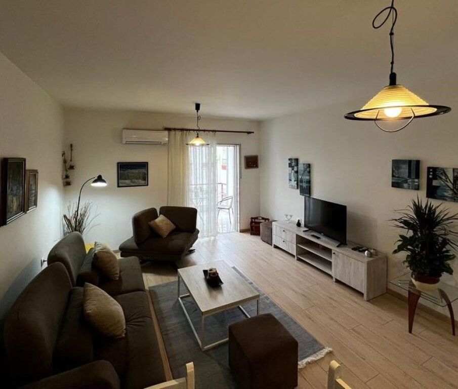 Apartament 2+1+2 me Qera , Komuna Parisit