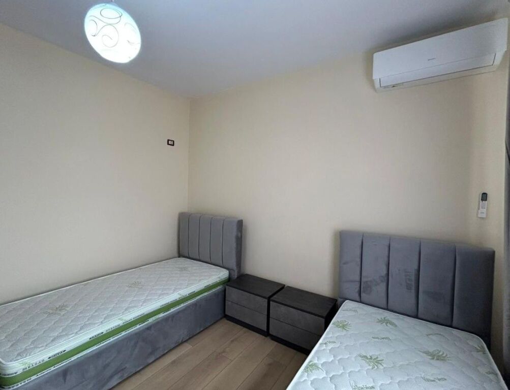 SHTËPI ME QERA – RRUGA E KAVAJËS