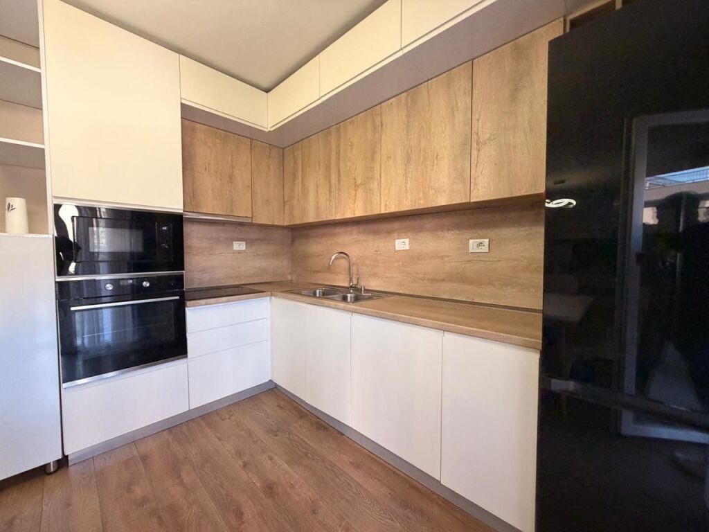 Apartament 2+1+2 me depo për shitje – Qendër, Durrës
