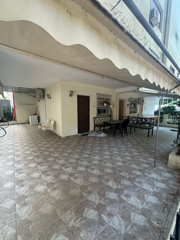 Shiten 2 Gazoniere Shkembi Kavajes