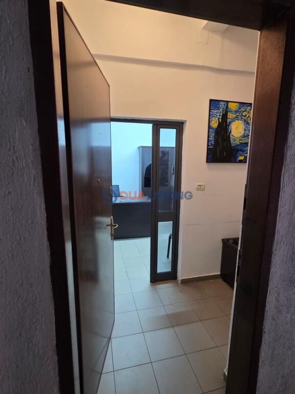 Ofrojme Zyre me qira kati 0 te Bulevardi Bajram Curri.