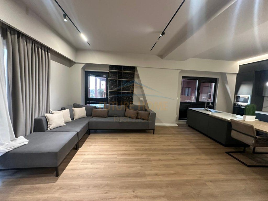 In vendita appartamento 2+1+2 Garden Building Rruga e Kavajes