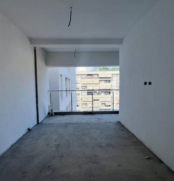 APPARTAMENTO 2+1+2 – COMUNE DI PARIGI