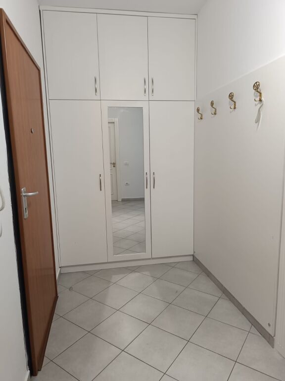 Jepet me qera apartament modern tek Pallati Gama Market