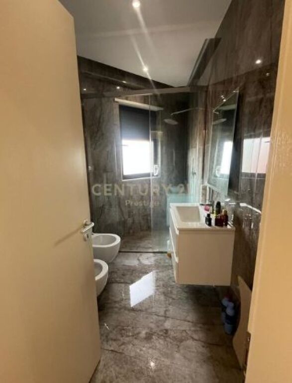 APARTAMENT 2+1+2 NE SHITJE