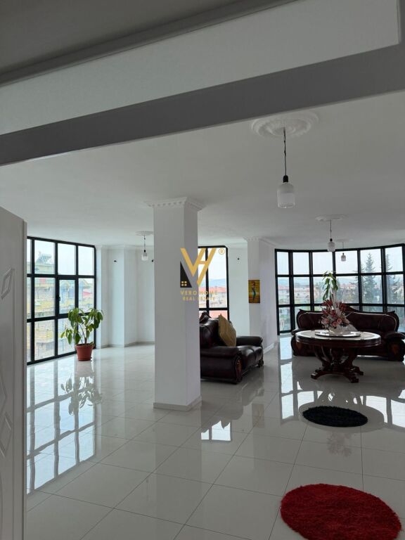 JEPET GODINE 1.400 M2 ME QERA NE KAVAJE 5.000 EURO