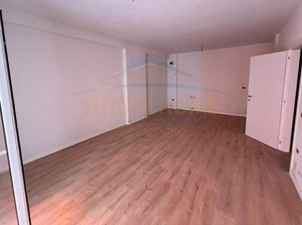 Shitet, Apartament 1+1, Yzberisht