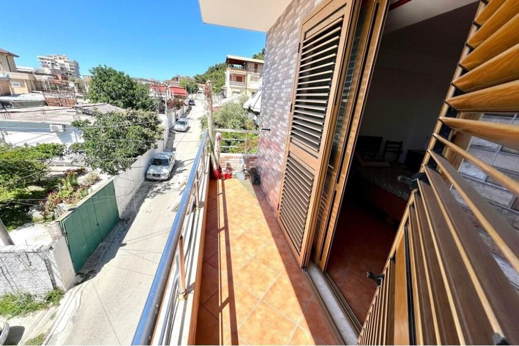 🏡✨ Vilë për Shitje – Lagjja Lirimi, Vlorë ✨🌿