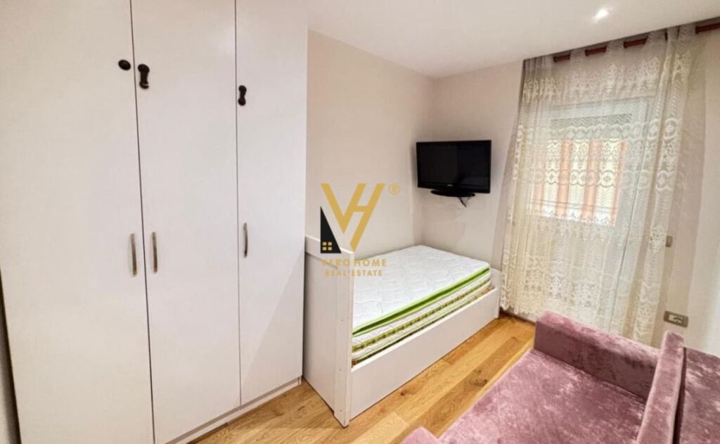 JEPET APARTAMENT 3+1+BLK ME QIRA TE SHKOLLA E KUQE 850 EURO